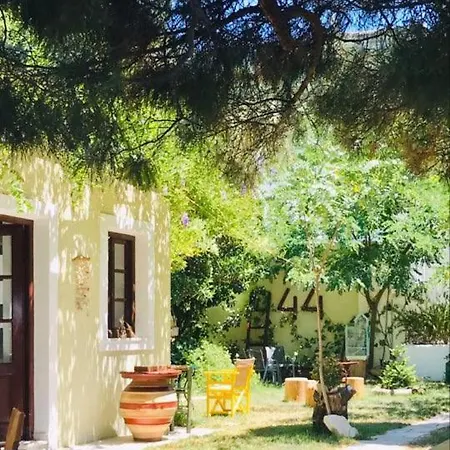 Ξενοδοχείο με διαμερίσματα Giannakis Filoxenia 3*